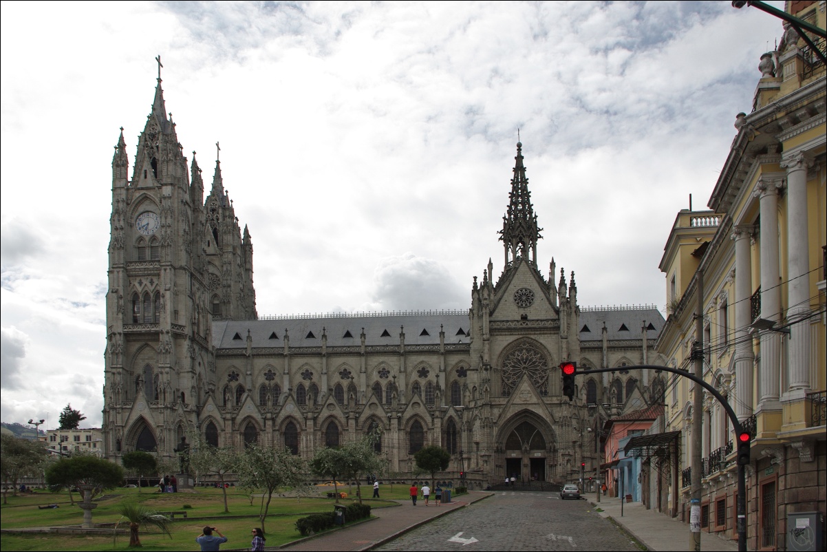 00670 00670 Quito, Basilica del Voto
