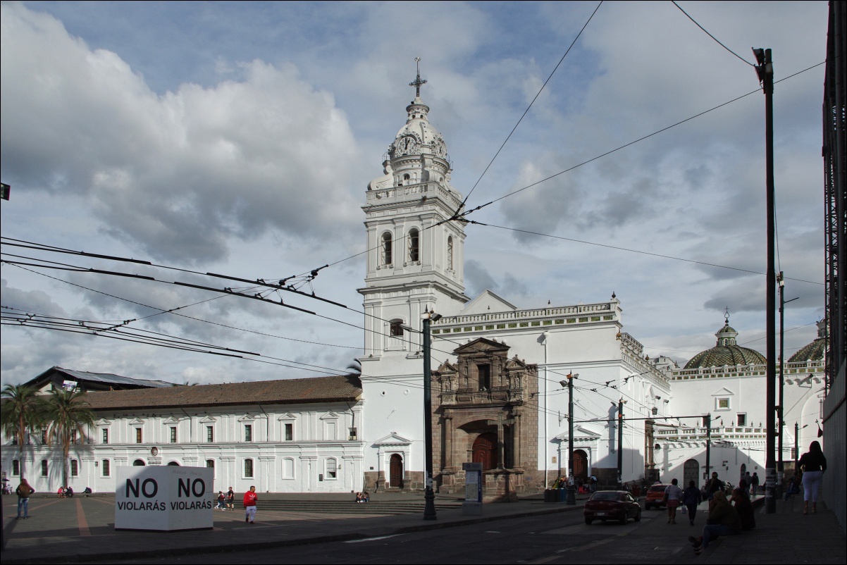 00960 00960 Quito, Old Town, Plaza Santo Domingo
