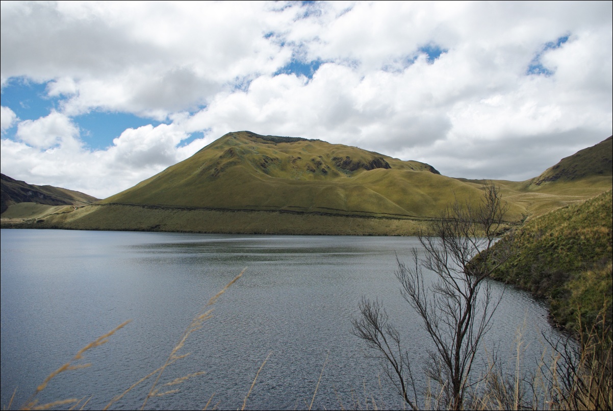 16320 16320 Otavalo, Lago Mojanda, Volcan Fuya Fuya
