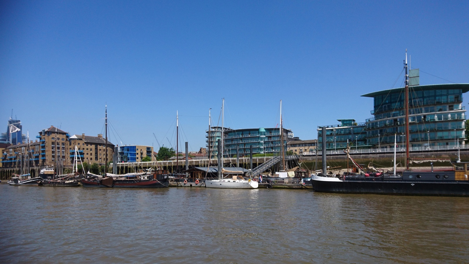 0440 MH London - plavba po řece Temži