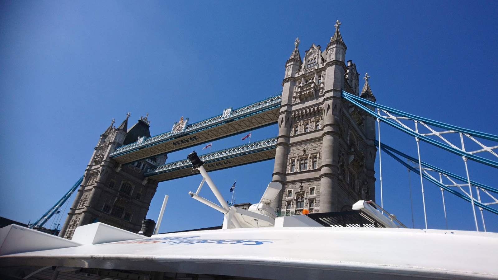 0470 MH London - plavba po řece Temži, Tower Bridge