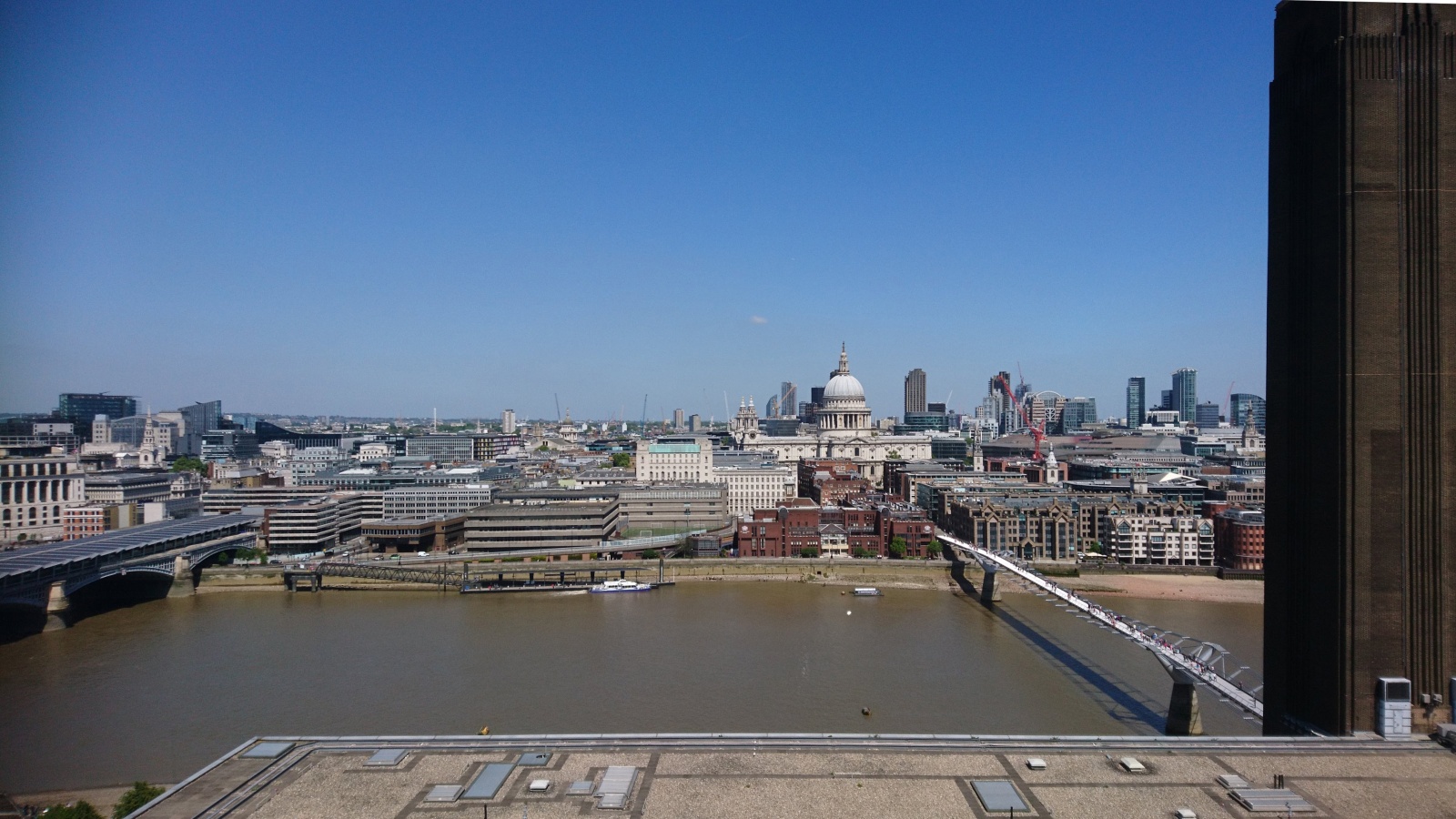 0650 MH London - pohled z mrakodrapu