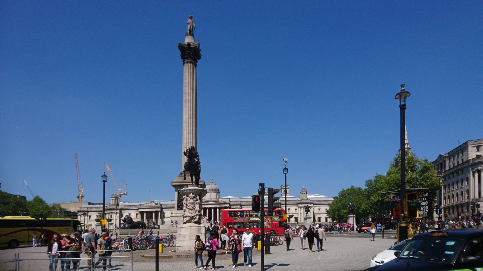 0800 MH London, Trafalgar Square