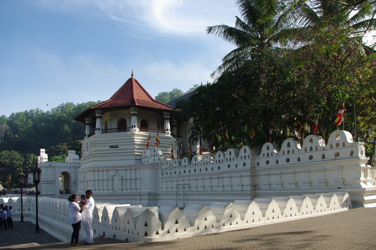 04910 0488 Kandy, Chram Buddhova zubo